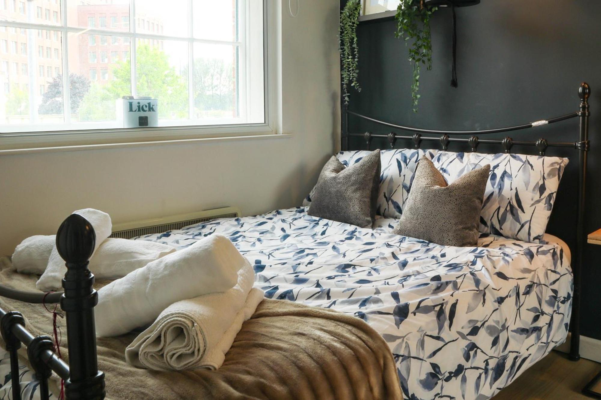 Apartment Beautiful 2 Bed - Centre - Free Private Parking - Perfect For Families And Professionals Leeds (West Yorkshire)
